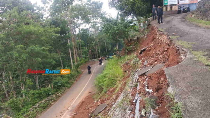 Tebing Longsor di Panawangan Ciamis