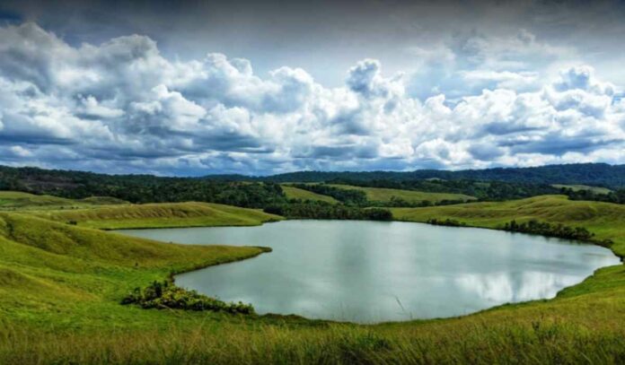 Objek Wisata Danau Imfote Jayapura Papua