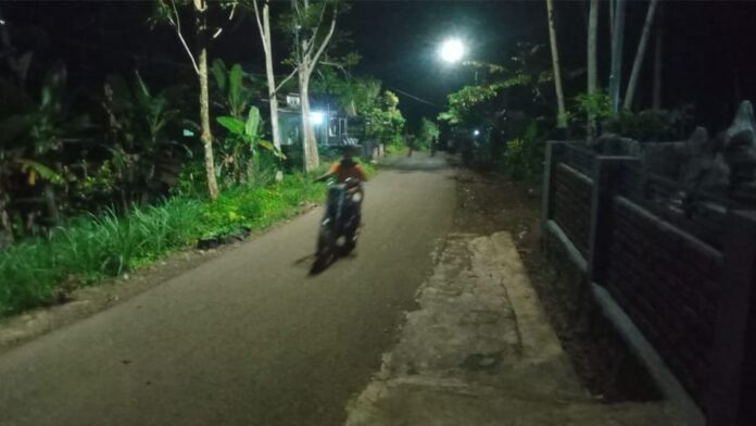 Warga Sumringah Kini Jalan Langkaplancar Pangandaran Terang Benderang