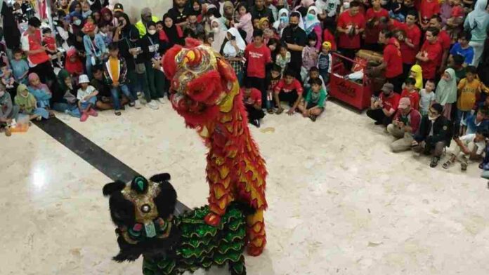 Atraksi barongsai