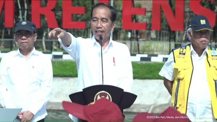 Jokowi peresmian kolam retensi andir