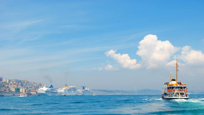 arti mimpi naik kapal laut