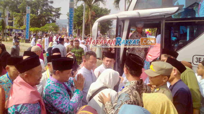 Kuota Haji Tambahan Kota Banjar Diberangkatkan ke Tanah Suci