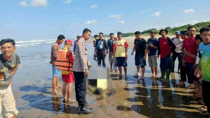 Ombak Pantai Sindangkerta