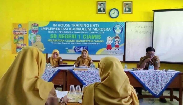 IHT IKM, Nutrisi Peningkatan Kompetensi Guru di SDN 1 Ciamis