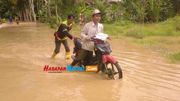 Jalan di Pamarican Ciamis Terendam Banjir