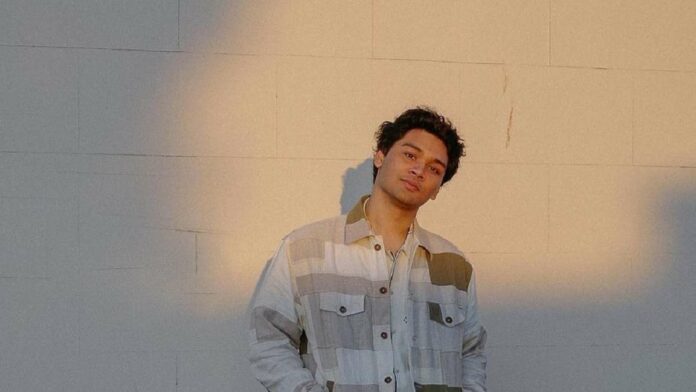 Profil Mikha Angelo