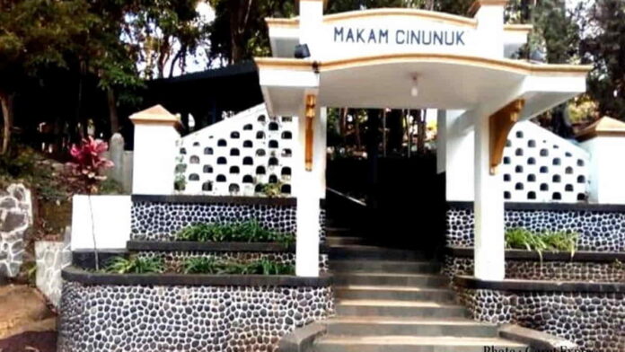 Makam Keramat Cinunuk Garut