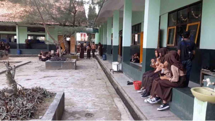 SMPN 1 Mangunjaya