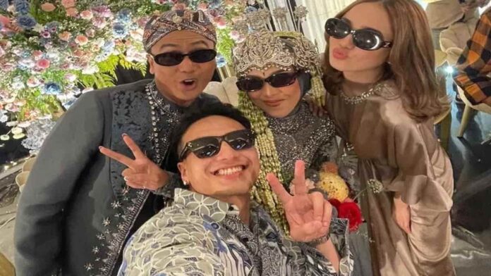 Jefri Nichol Hadiri Pernikahan Fans