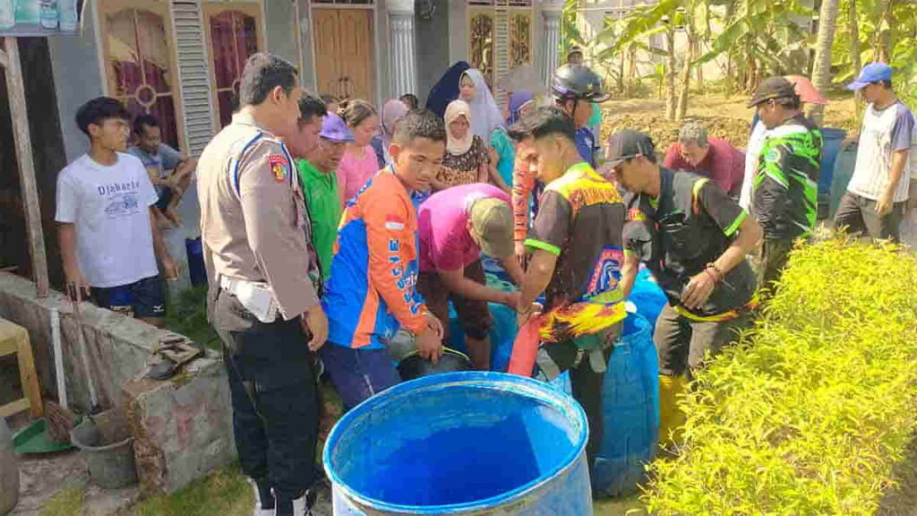 Warga Di Ciamis Ini 3 Bulan Terdampak Kekeringan Relawan Turun Tangan