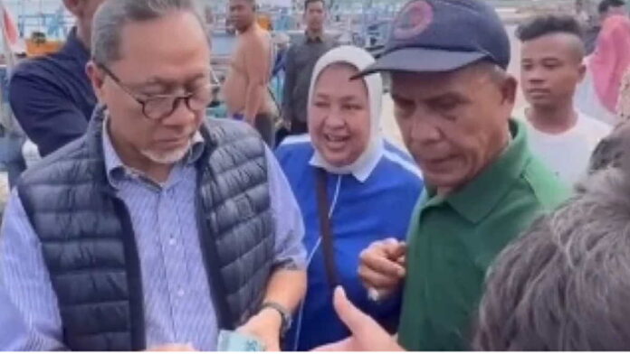 Viral Video Zulkifli Hasan Bagi-bagi Uang, Disoal KPK