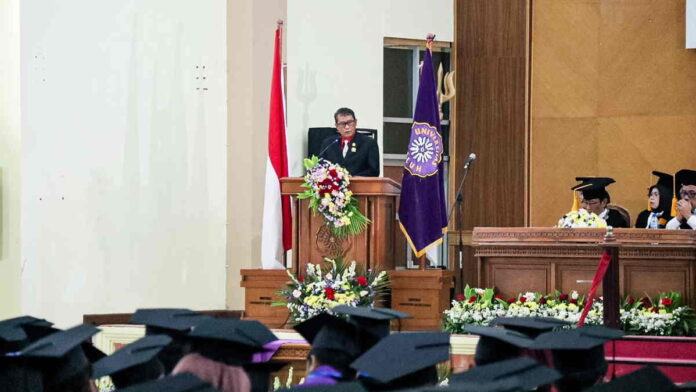 Pesan Nanang Permana kepada Wisudawan Unigal Ciamis, Jadikan Ilmu Penerang Kehidupan