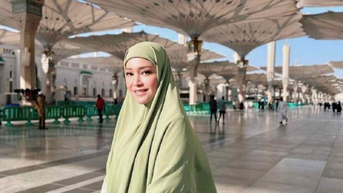 Maia Estianty Menolong Jamaah Umrah Lampung