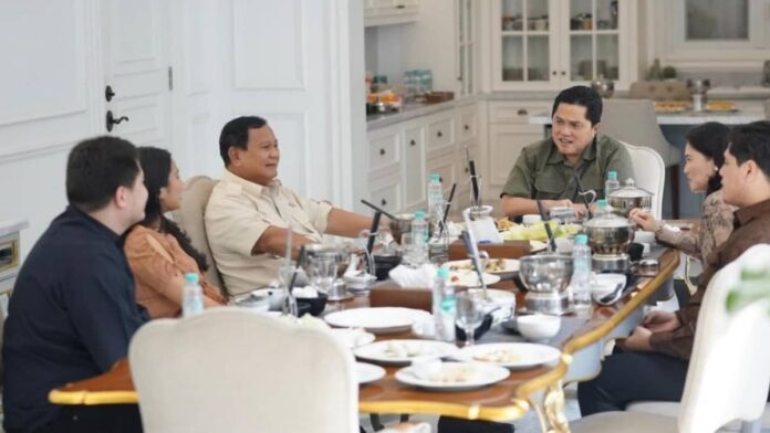 Erick Thohir menjamu makan siang Prabowo Subianto