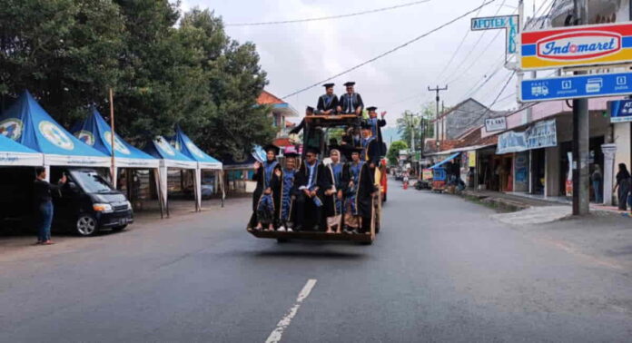 Mahasiswa STIT Bina Putera