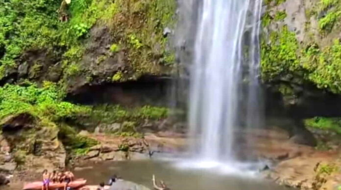 Curug Cimanintin di Tasikmalaya