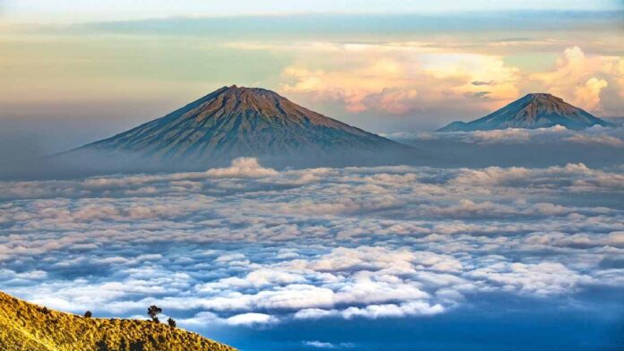 Jenis Gunung Api Berdasarkan Bentuk dan Terjadinya Ledakan