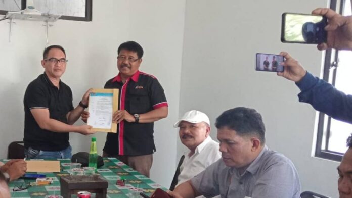 penyerahan SK Plt Ketua PWI Kota Cimahi