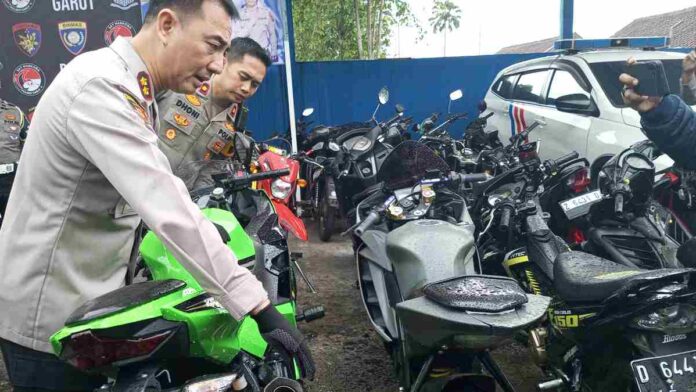 Motor Plat Merah di Garut Malah Pakai Knalpot Bising