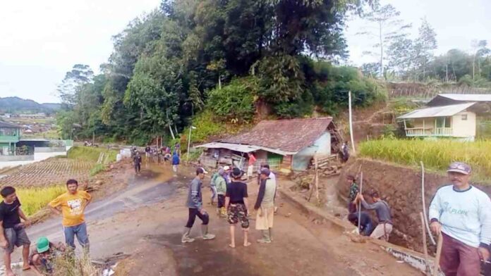 Pasca Longsor dan Banjir di Garut