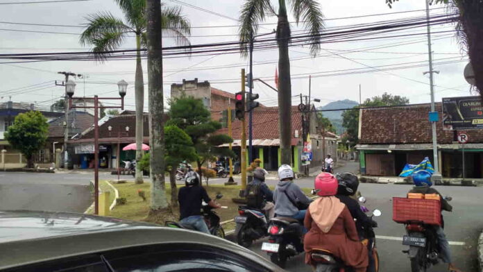 Traffic light di RCA Lama Kota Banjar eror