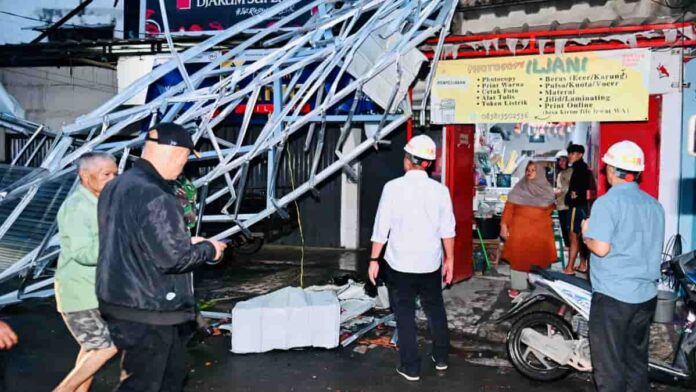 tinjau lokasi terdampak bencana puting beliung