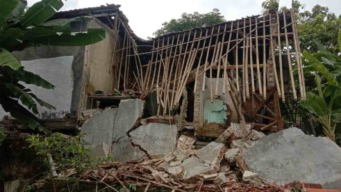 Dapur Rumah Warga Ambruk