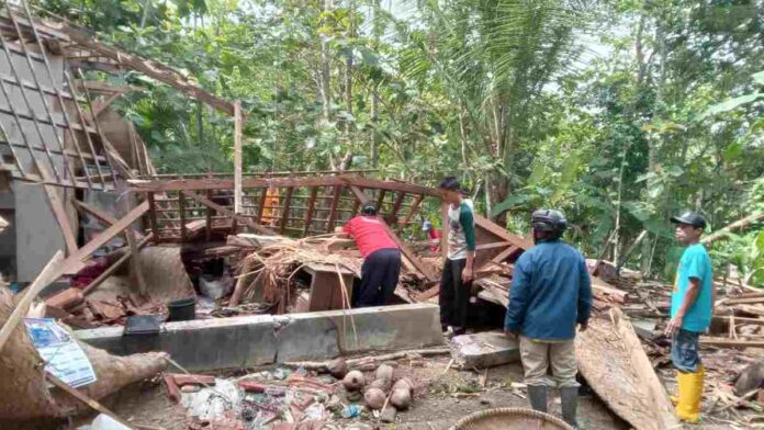 Fakta Korban Rumah Ambruk di Banjaranyar Ciamis yang Rata dengan Tanah