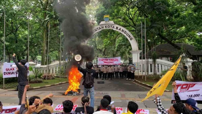 kendalikan harga beras di Kota Bandung