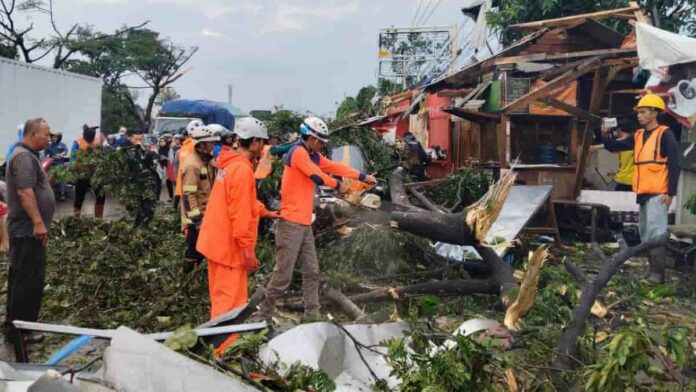 waspada potensi angin puting beliung di Bandung Barat