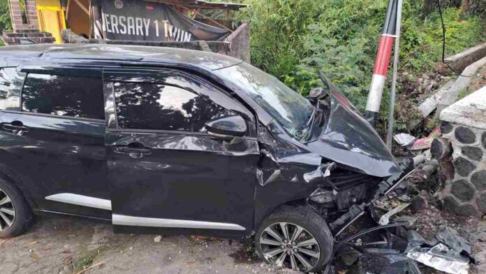 Dua Tewas saat Kecelakaan Mobil Tabrak Pejalan Kaki di Garut