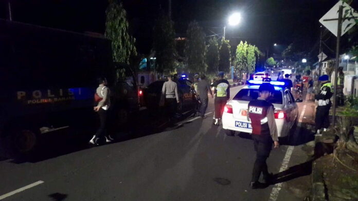 Petugas Patroli Bubarkan Pemuda Mabuk Saat Bulan Puasa di Kota Banjar