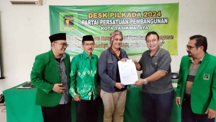 Ambil Formulir dari PPP, Dicky Candra Ikut Hangatkan Pilkada Kota Tasikmalaya