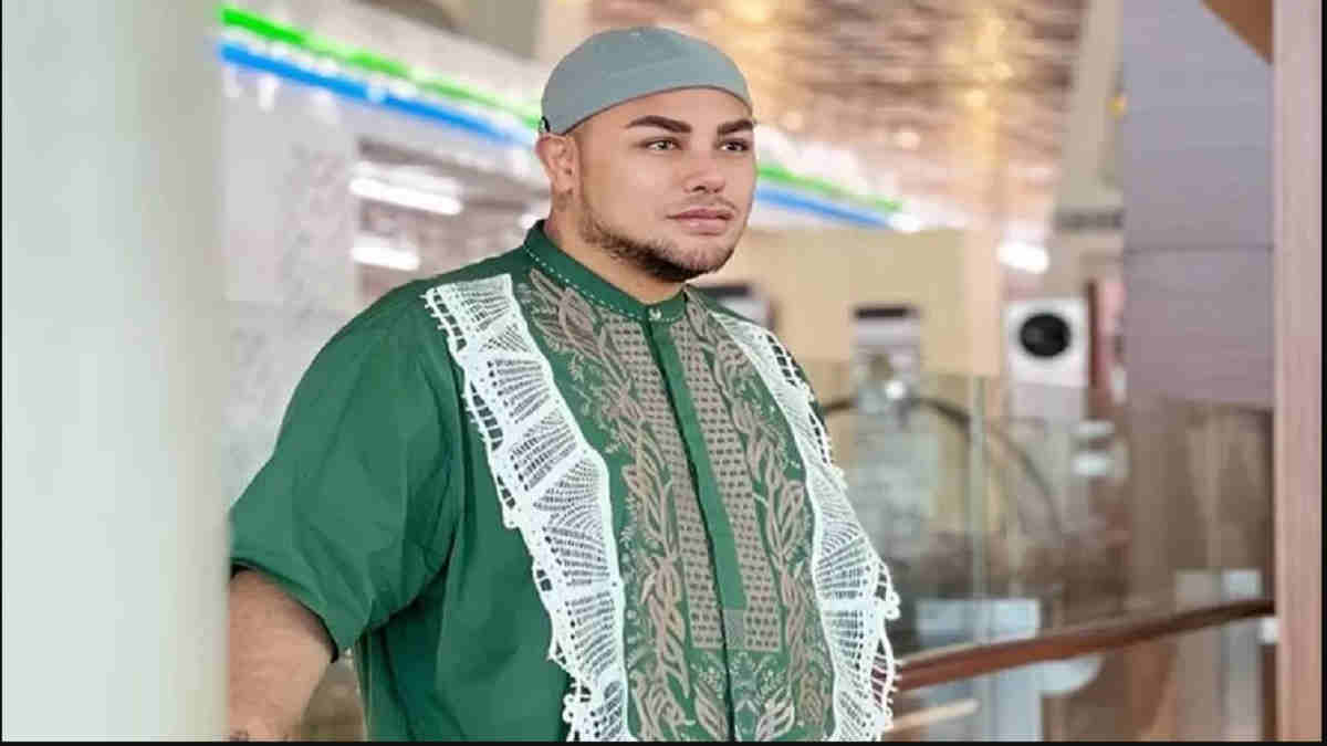 Artis Ivan Gunawan Terbang Ke Uganda untuk Peresmian Masjid