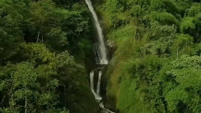 Curug Kapak Kuda Majalengka, Keindahan Aliran Air Dua Tingkat