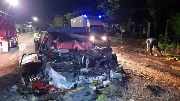 Tabrakan Truk vs Mobil Pikap di Kota Banjar, Dua-duanya Rusak Parah