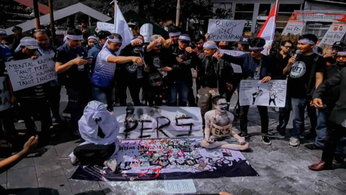 Demo Tolak RUU Penyiaran di Tasikmalaya