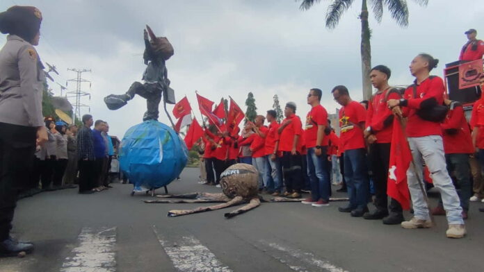 Demo buruh di Kota Tasikmalaya
