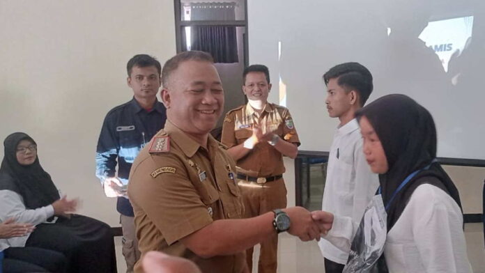 Kurangi Pengangguran, Disnaker Ciamis Beri Pelatihan Menjahit untuk 20 Orang di Desa Bantarsari Pamarican