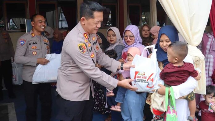 bantuan 1000 paket sembako di Kabupaten Tasikmalaya