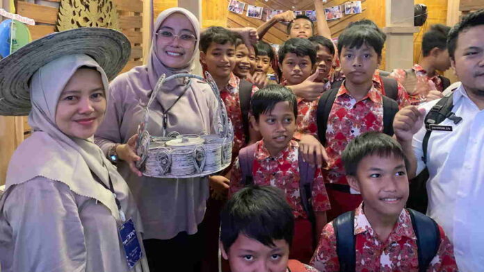 Korwil Sadananya Tampilkan Kerajinan Tangan dari Sampah di Pagelaran Expo Pendidikan Ciamis