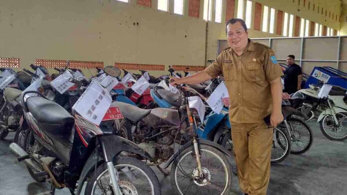 Lelang Kendaraan Dinas