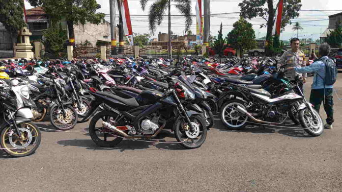 Motor Knalpot Bising Penuhi Halaman Polres Garut