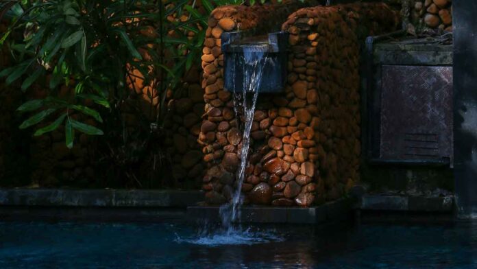 Air Terjun Minimalis Depan Rumah, Kegunaan dan Ide Desainnya