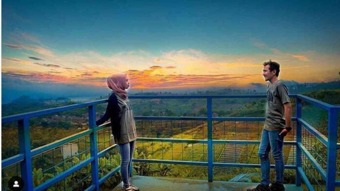 Bukit Moko Bandung, Nikmati Keindahan Sunset dan Panorama Kota