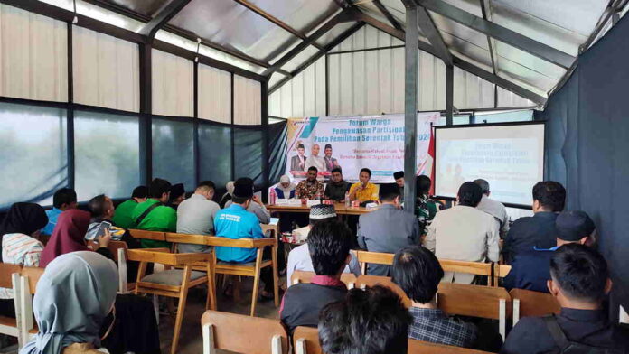 Seluruh elemen masyarakat saat diberi materi oleh Panwaslu Bungursari, Kota Tasikmalaya, Jawa Barat. Foto: Apip/HR