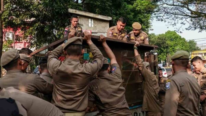 penertiban bangunan liar dan PKL kawasan Jalan Sumatera Bandung