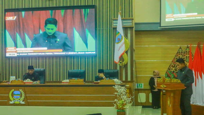 Rapat Paripurna Pembahasan 4 Raperda Inisiatif Anggota Dewan DPRD Pangandaran