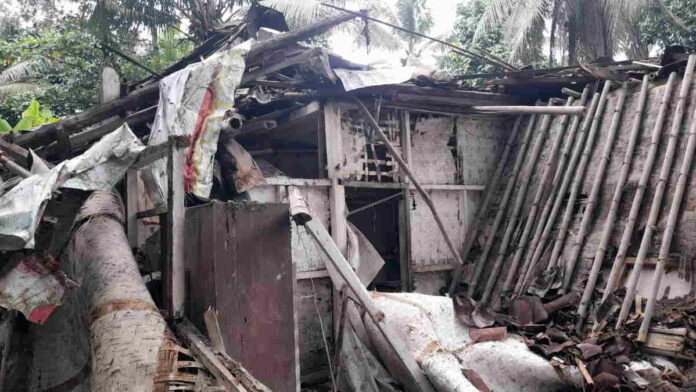 Rumah Warga di Kota Banjar Ambruk, Diduga Lapuk dan Diguyur Hujan